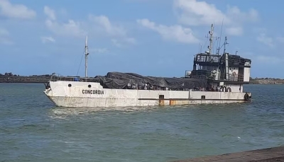 Tripulantes estão desaparecidos após naufrágio de navio de carga no Grande Recife