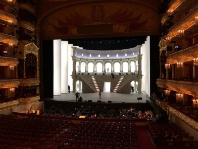 Ator do Teatro Bolshoi de Moscou morre no palco após acidente
